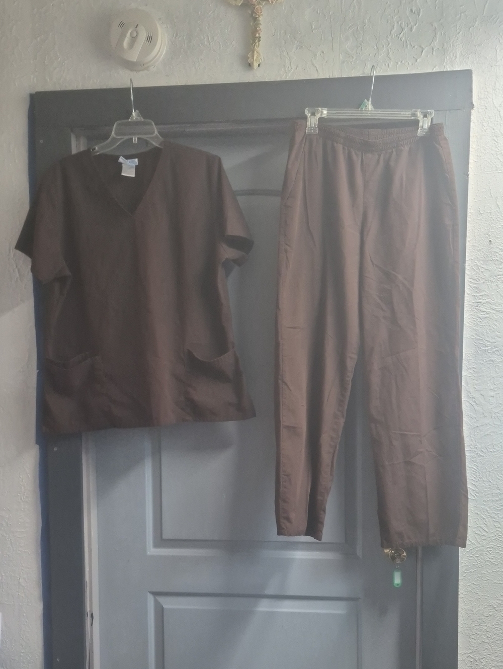 SB Scrubs Women's Brown Scrub Top & Jogger Pants